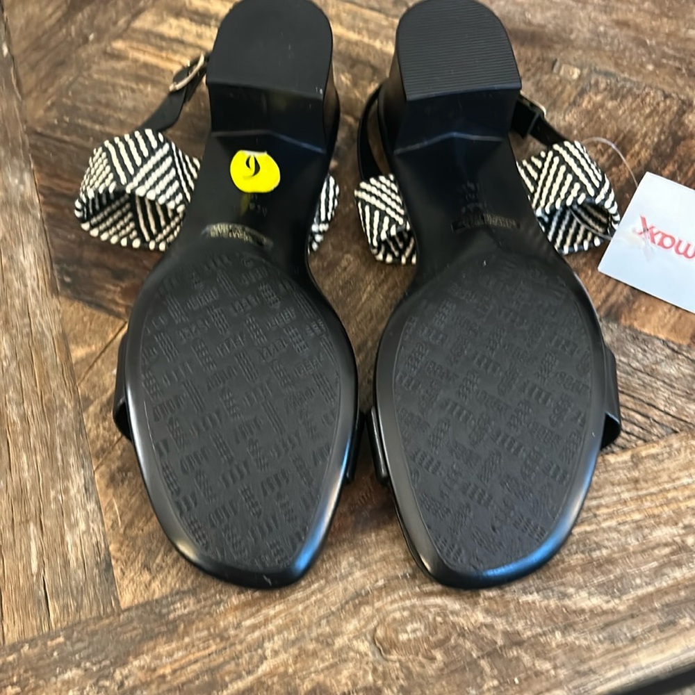 Italian Shoemakers Black & White Slingback Sandal - Picture 4 of 5